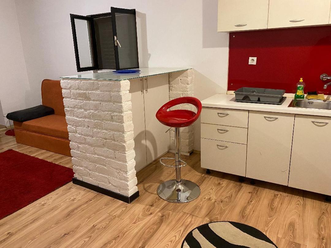 Adorable 1-Bedroom Guesthouse & Private Parking Place Velika Mlaka Exterior foto